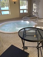 Glacier Mountain Lodge