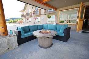 Glacier Mountain Lodge