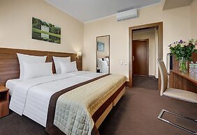 Park Tower Hotel
