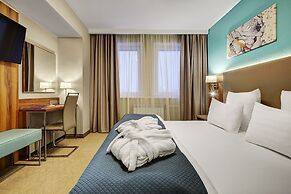 Park Tower Hotel