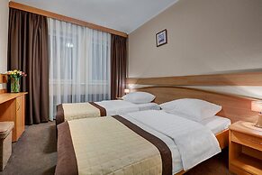 Park Tower Hotel