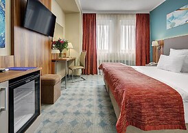 Park Tower Hotel