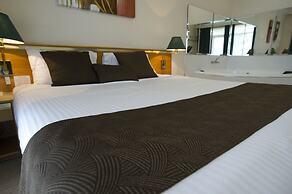 Mid City Motor Inn