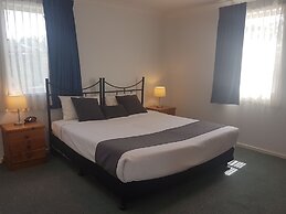 Mid City Motor Inn