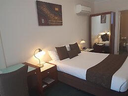 Mid City Motor Inn
