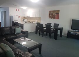 Mid City Motor Inn