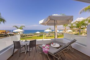 Queen's Bay Hotel