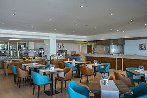 Queen's Bay Hotel