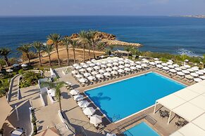 Queen's Bay Hotel