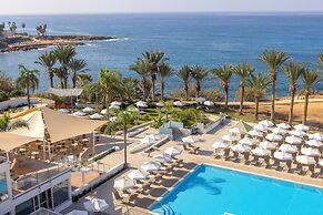 Queen's Bay Hotel
