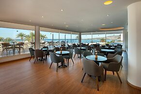 Queen's Bay Hotel