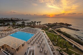 Queen's Bay Hotel
