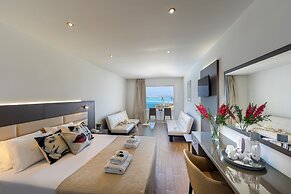 Queen's Bay Hotel
