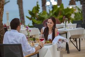 Queen's Bay Hotel
