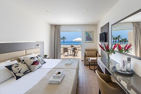 Queen's Bay Hotel
