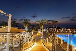 Queen's Bay Hotel