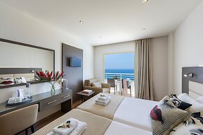 Queen's Bay Hotel