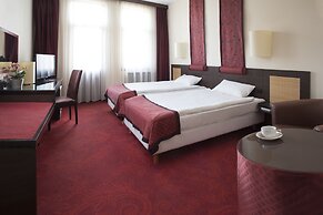 Rubin Wellness & Conference Hotel