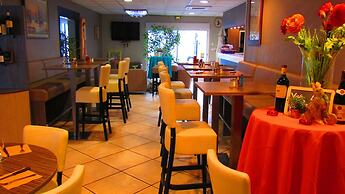 Aix Hotel