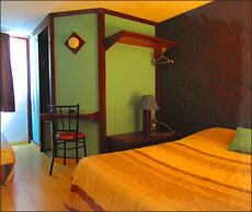 Aix Hotel