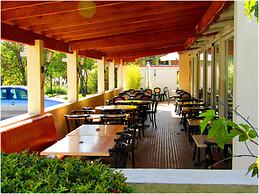 Aix Hotel