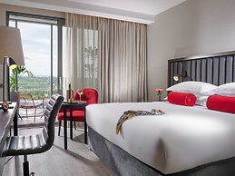Red Cow Moran Hotel