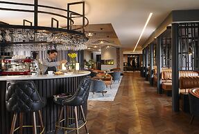 Red Cow Moran Hotel