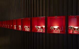 Red Cow Moran Hotel