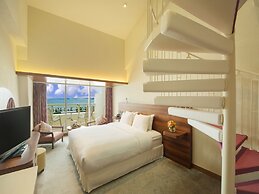 Sheraton Okinawa Sunmarina Resort