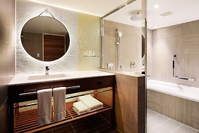 Sheraton Okinawa Sunmarina Resort