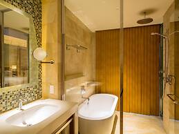 Sheraton Okinawa Sunmarina Resort