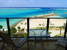 Sheraton Okinawa Sunmarina Resort