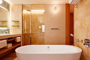 Sheraton Okinawa Sunmarina Resort