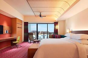 Sheraton Okinawa Sunmarina Resort