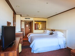 Sheraton Okinawa Sunmarina Resort