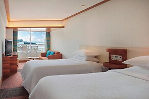 Sheraton Okinawa Sunmarina Resort