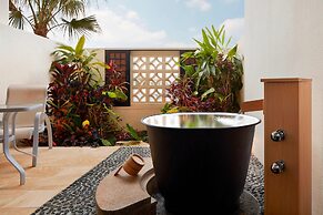 Sheraton Okinawa Sunmarina Resort