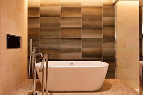 Sheraton Okinawa Sunmarina Resort