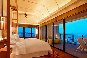 Sheraton Okinawa Sunmarina Resort