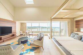 Sheraton Okinawa Sunmarina Resort