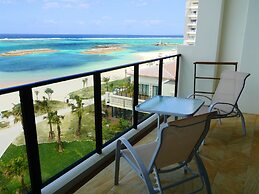 Sheraton Okinawa Sunmarina Resort