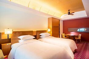 Sheraton Okinawa Sunmarina Resort