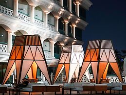 Mövenpick Grand Al Bustan Dubai