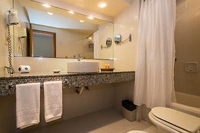 Armon Suites Hotel