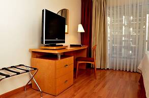 Armon Suites Hotel