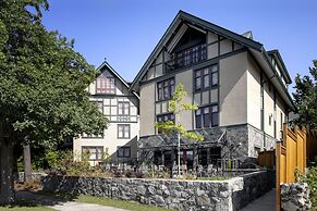 Abigail's Hotel