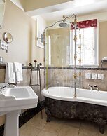 Abigail's Hotel