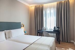 Tres Torres Atiram Hotel