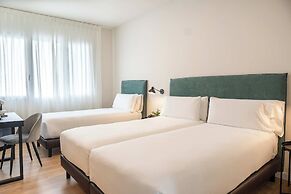 Tres Torres Atiram Hotel