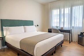 Tres Torres Atiram Hotel